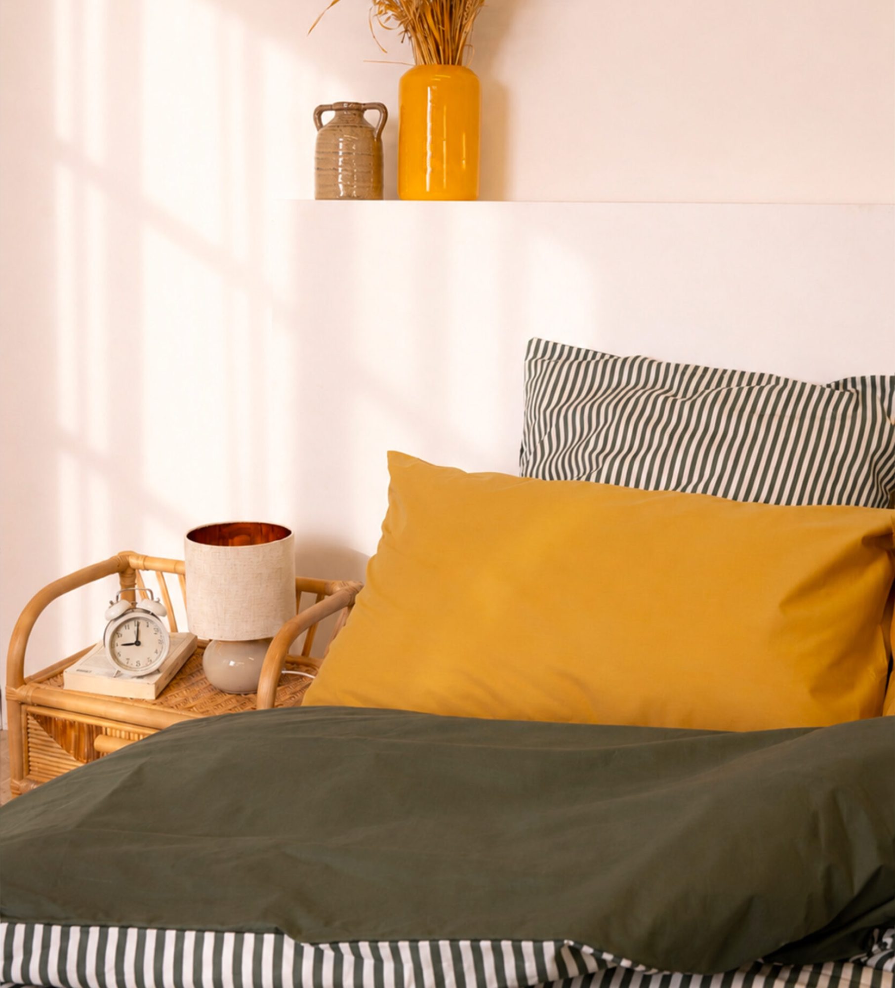 LIVINGROOM_a-demain-mix-and-match-ocre-fine-rayure-kaki-zoom-Z2