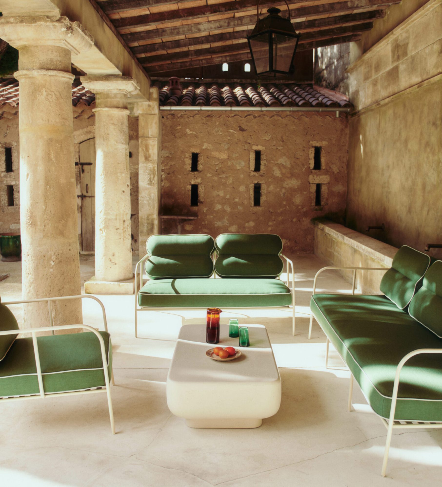 LivingRoom_NV_NV_SOLAR_02_OUTDOOR_2_GRAND_0509